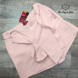 Isle by Melis Kozan Tie Belt Shorts Size L